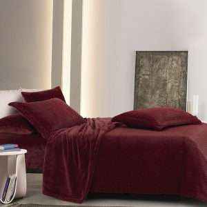 طقم غطوة فاخر مُخمل محفّر مع فرو ناعم مفرد/مفرد ونص 4 قطع، خمري