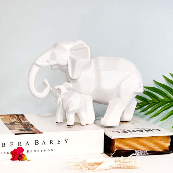 Geometric Elephant mom and baby Sculpture Décor تحفة ديكور فيل بتصميم هندسي