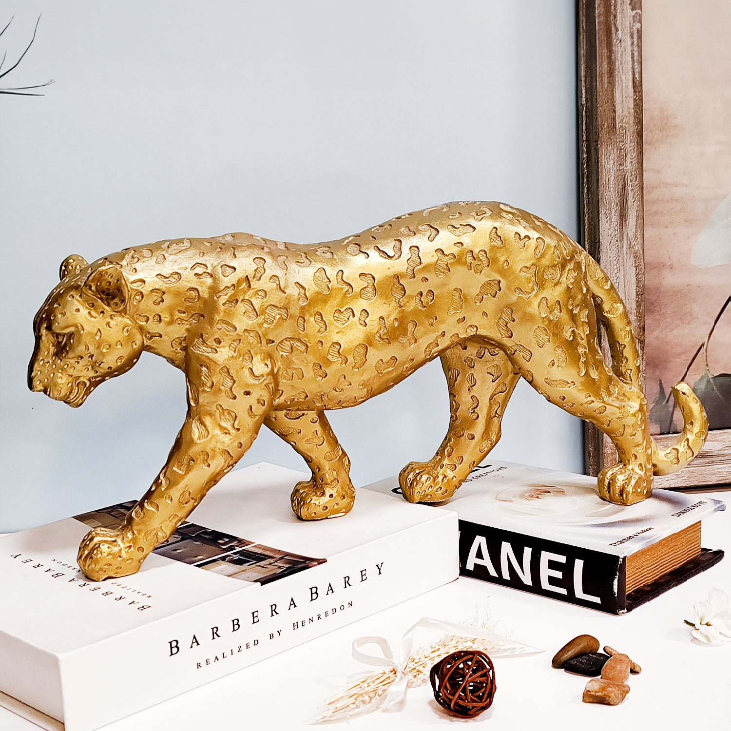 Cheetah Statue Sculpture Décor, Gold